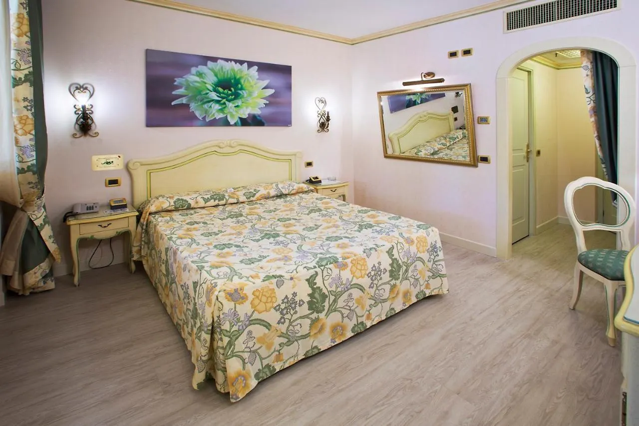 Vip'S Motel Luxury Accommodation & Spa Lonato 4*,  Itálie