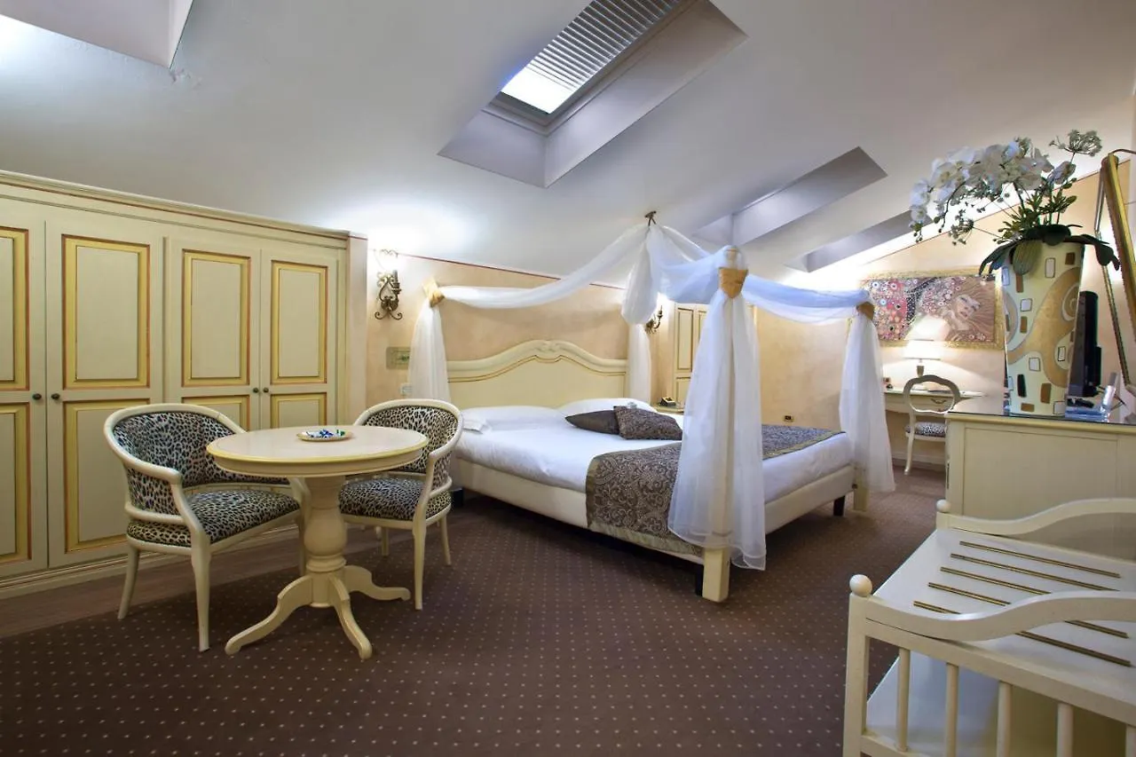 Vip'S Motel Luxury Accommodation & Spa Lonato 4*,  Italië